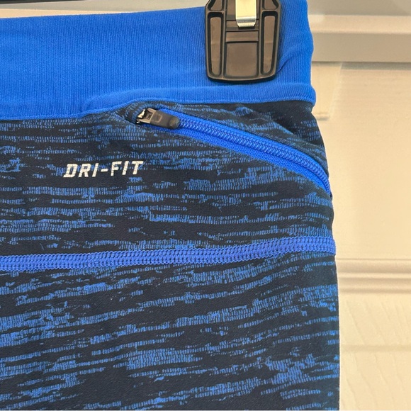 Nike Dri-FIT Black and Blue Capri Leggings Size S - Picture 8 of 9